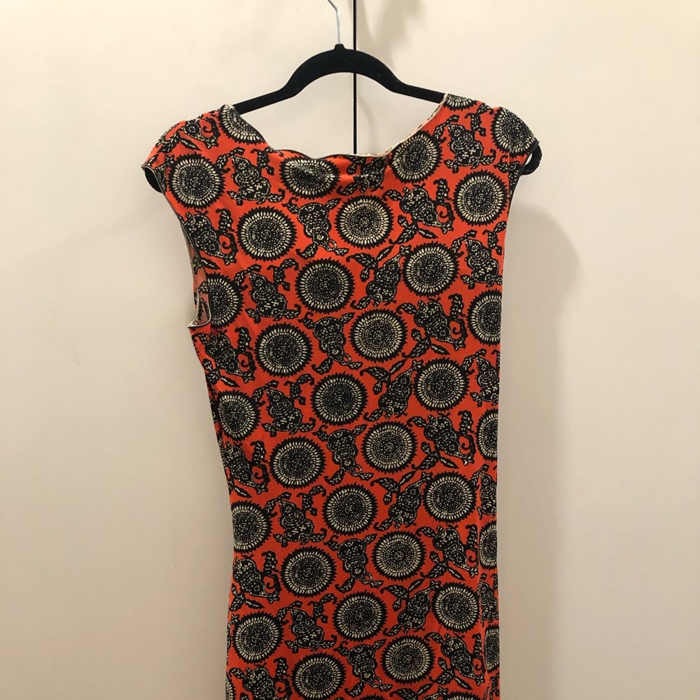 Flattering Patterned Dress - Picture 2 of 2